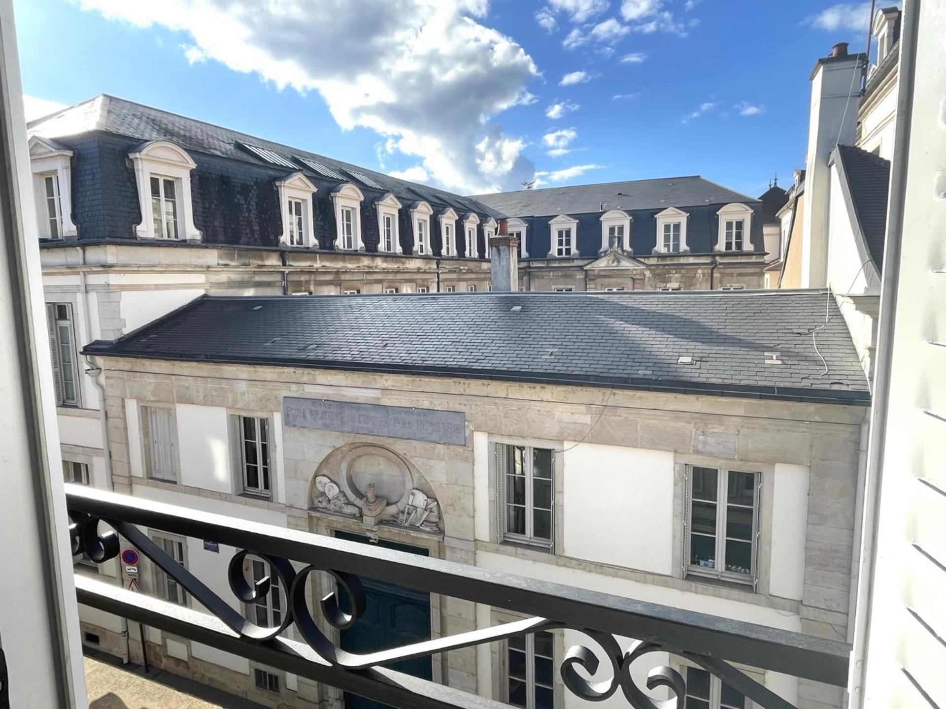Sous Le Chene Bleu - Appartement Cosy Au Coeur De Dijon Bagian luar foto